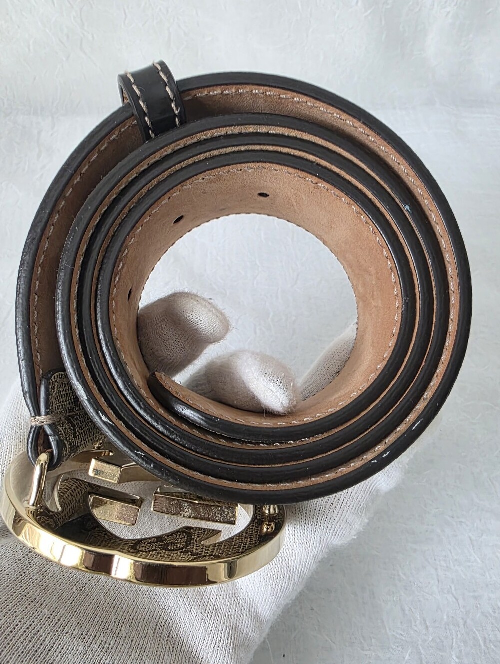 Autu Gucci Heart 💖 Belt with Gold GG Buckle - Picture 8 of 9